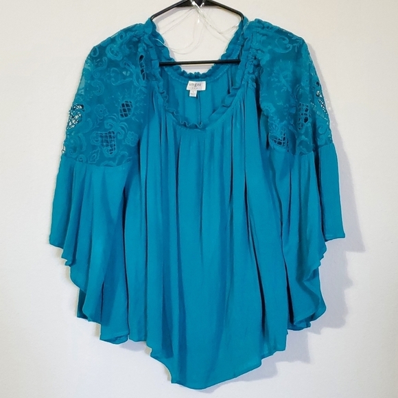 Umgee Tops - Umgee Turquoise Bell Sleeved Blouse in Turquoise Blouse with Lace Datail, Size L